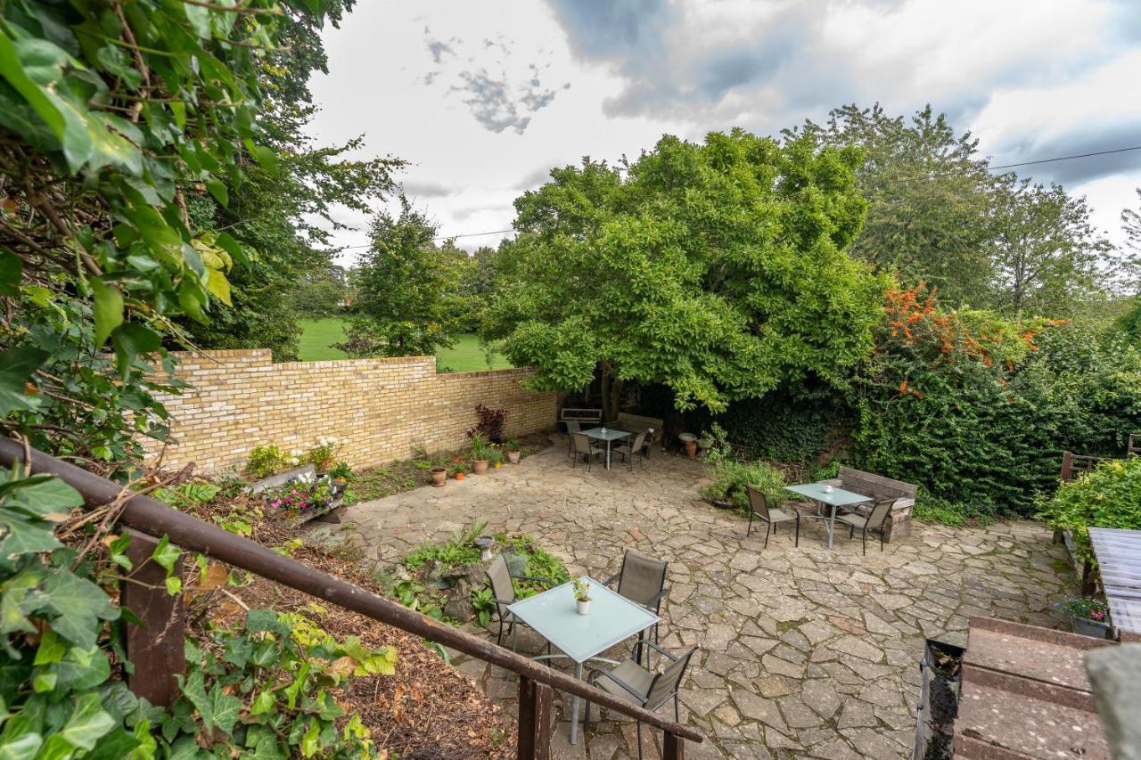 Rock House Bed And Breakfast Maidstone Exterior foto